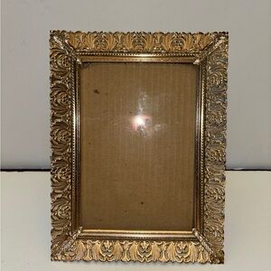 Vintage gold tone picture frame 7x5